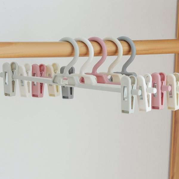 Stackable Hanger With Clips