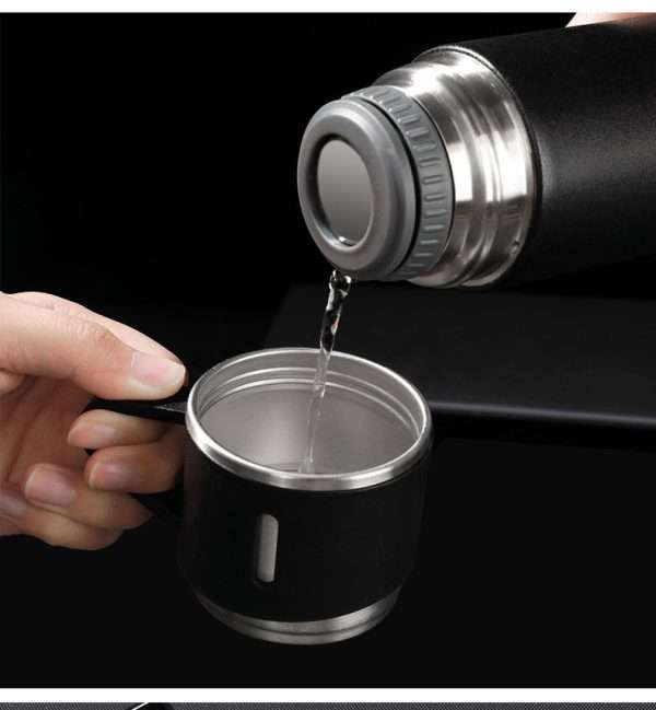 Vacuum Flask Set With Additional Cups